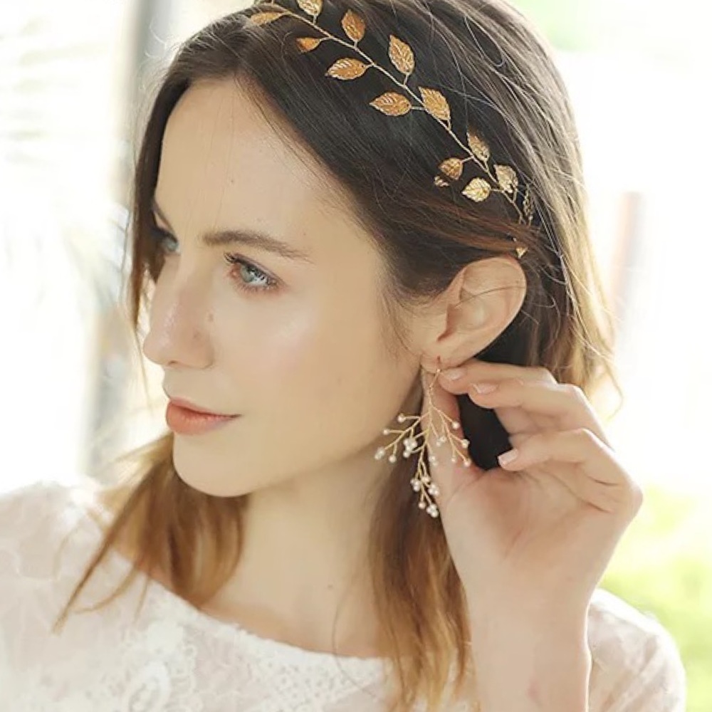 Delicate Gold and Pearl Bridal Dangle Earrings - Picture 3 of 16